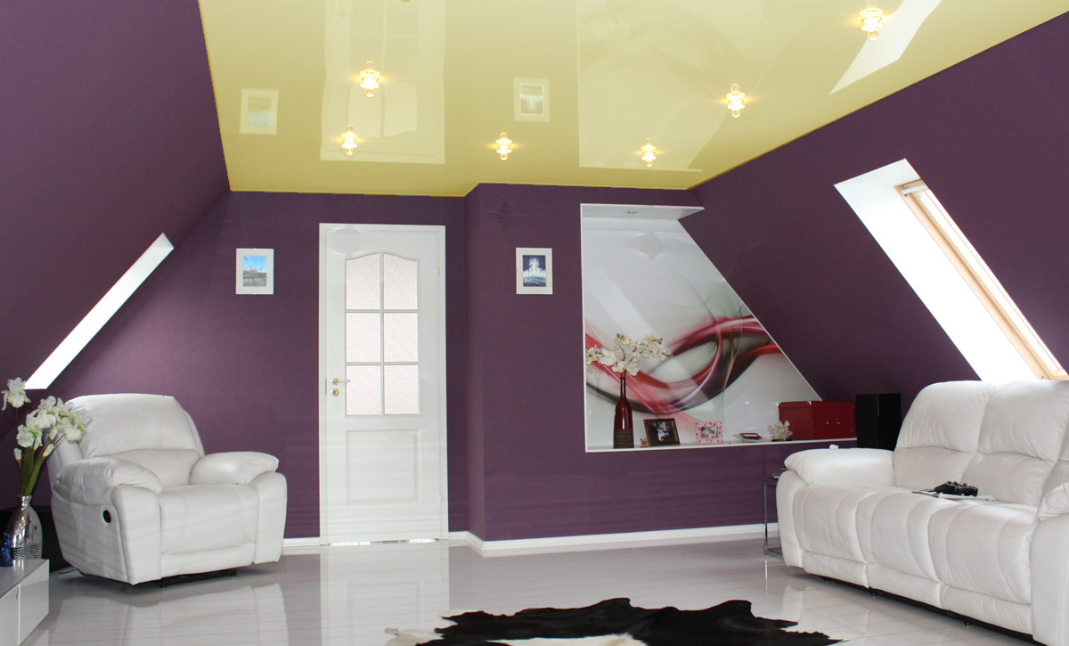 Желтые потолки